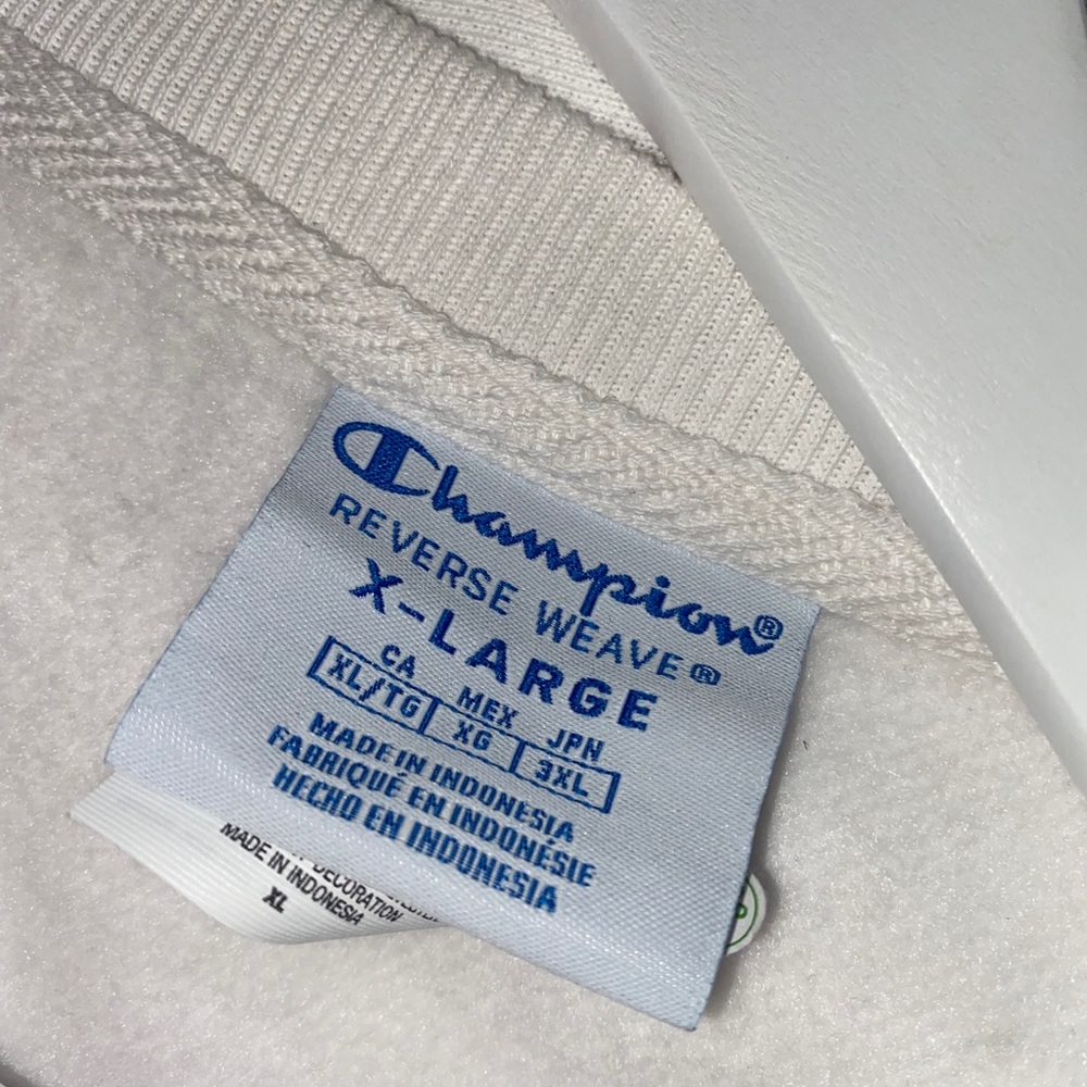 Brand New With Tags Champion White Sweater - Picture 4 of 5